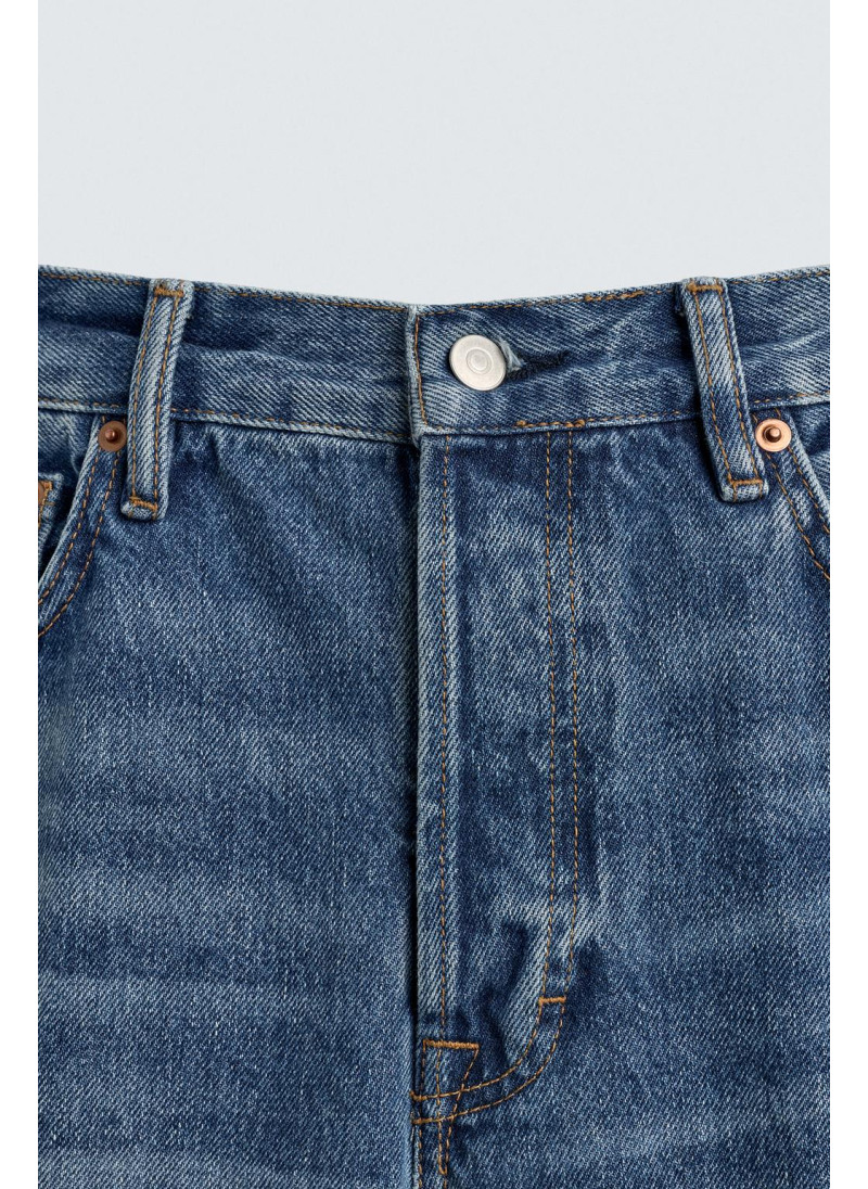 Джинсы прямого кроя Джинсы прямого кроя