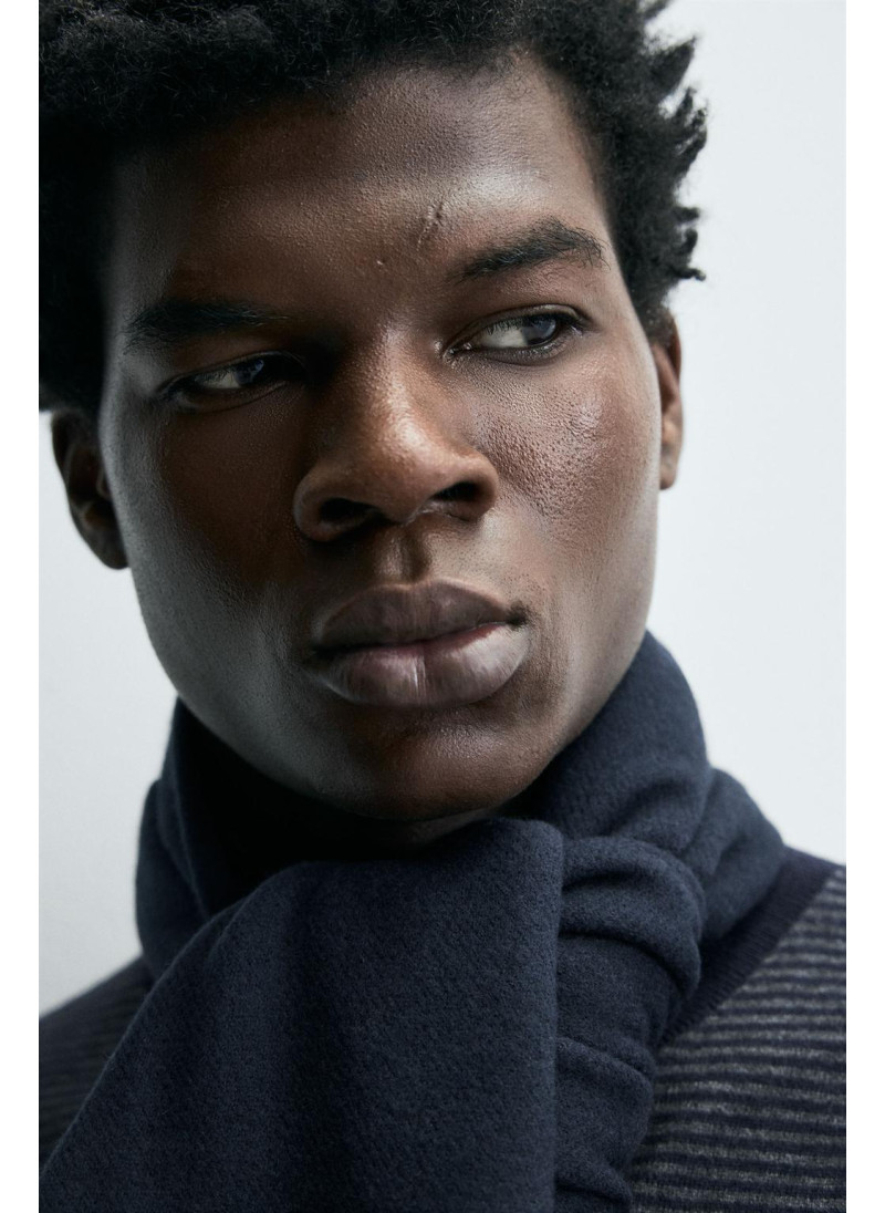 Шарф с бахромой Шарф с бахромой