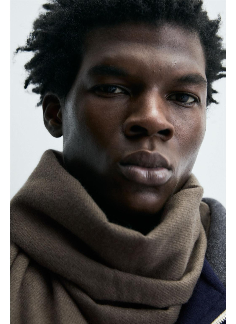 Шарф с бахромой Шарф с бахромой