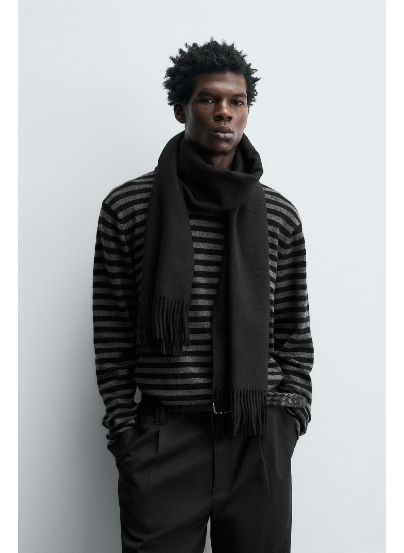 Шарф с бахромой Шарф с бахромой