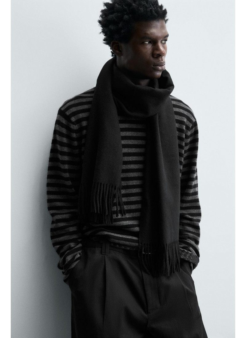 Шарф с бахромой Шарф с бахромой