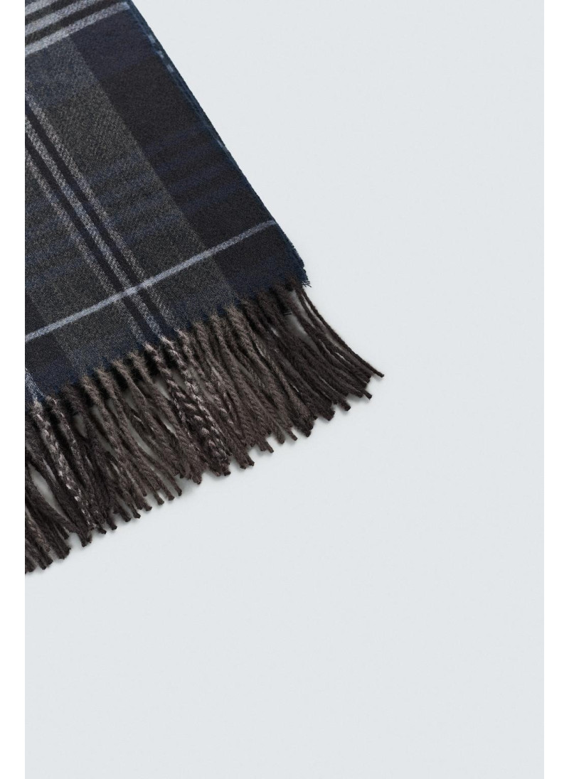 Шарф в клетку с бахромой Шарф в клетку с бахромой