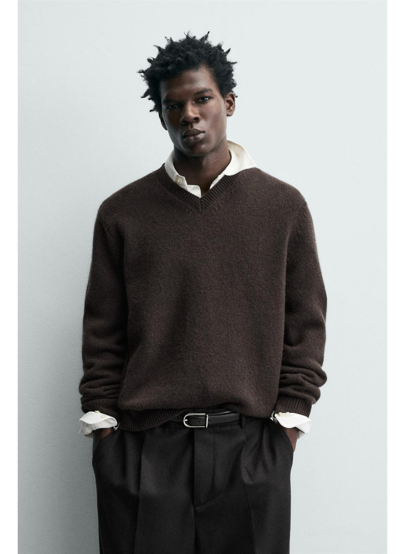 СВИТЕР ИЗ 100% ШЕРСТИ С V-ОБРАЗНЫМ ВЫРЕЗОМ — LIMITED EDITION СВИТЕР ИЗ 100% ШЕРСТИ С V-ОБРАЗНЫМ ВЫРЕЗОМ — LIMITED EDITION