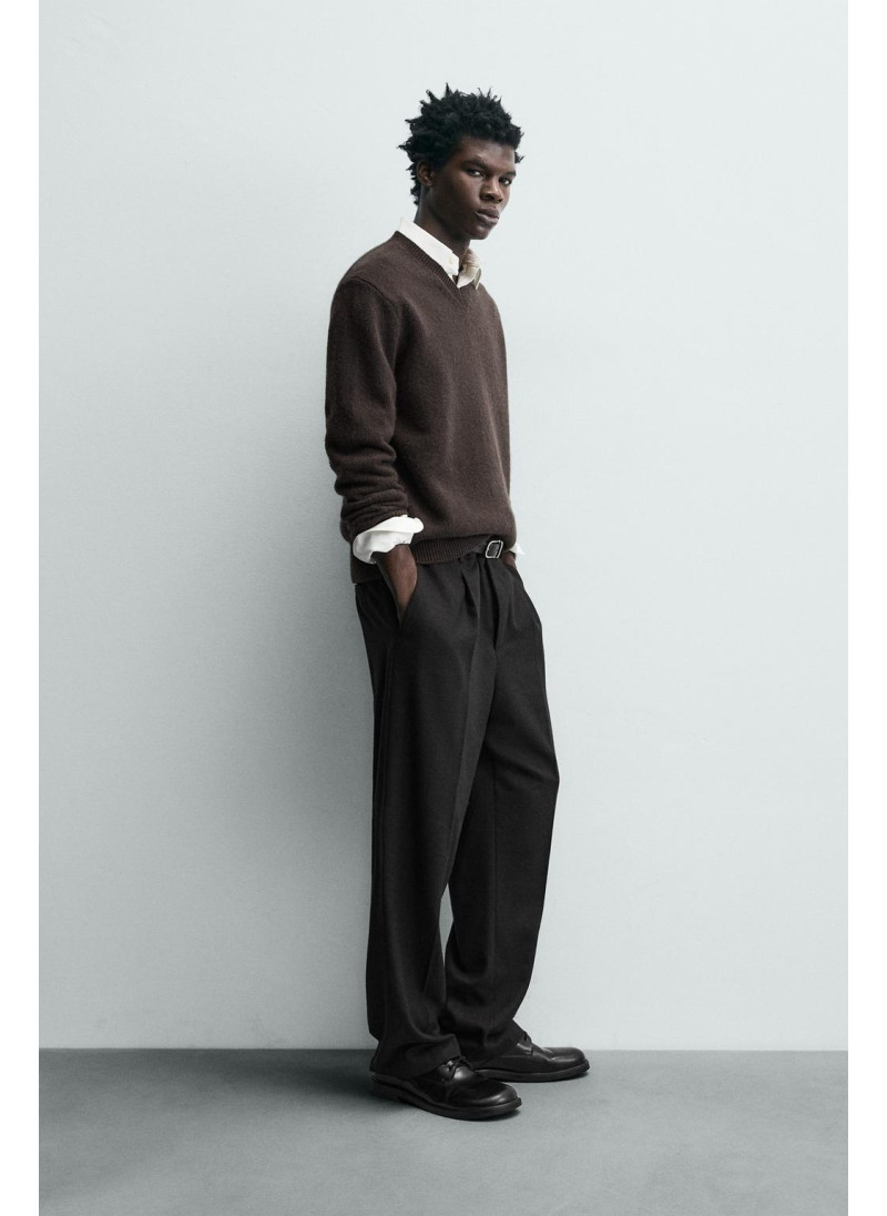 СВИТЕР ИЗ 100% ШЕРСТИ С V-ОБРАЗНЫМ ВЫРЕЗОМ — LIMITED EDITION СВИТЕР ИЗ 100% ШЕРСТИ С V-ОБРАЗНЫМ ВЫРЕЗОМ — LIMITED EDITION