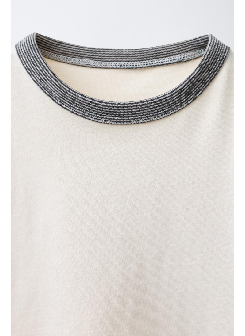 НАБОР ИЗ ДВУХ ФУТБОЛОК С ОКАНТОВКОЙ НАБОР ИЗ ДВУХ ФУТБОЛОК С ОКАНТОВКОЙ