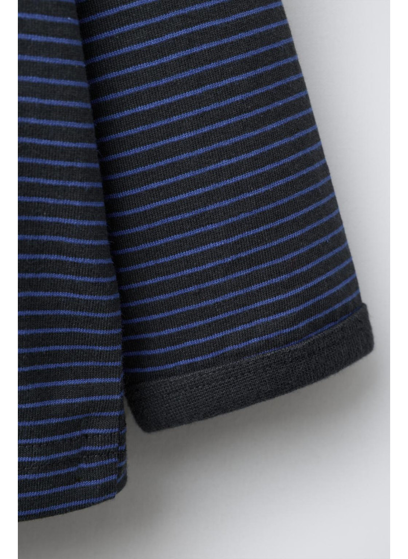 ФУТБОЛКА В ПОЛОСКУ С КОНТРАСТНЫМИ ДЕТАЛЯМИ ФУТБОЛКА В ПОЛОСКУ С КОНТРАСТНЫМИ ДЕТАЛЯМИ