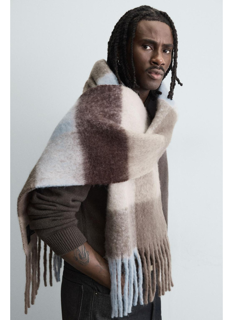 ШАРФ В КЛЕТКУ С БАХРОМОЙ ШАРФ В КЛЕТКУ С БАХРОМОЙ