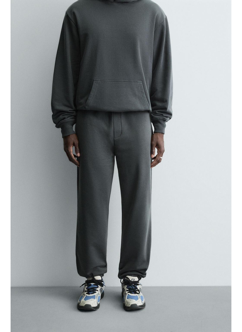 Брюки-джоггеры свободного кроя Брюки-джоггеры свободного кроя