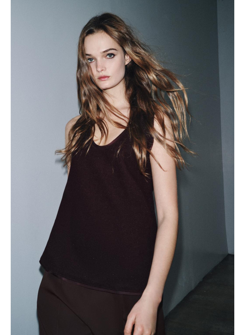 Мягкий топ без рукавов Мягкий топ без рукавов