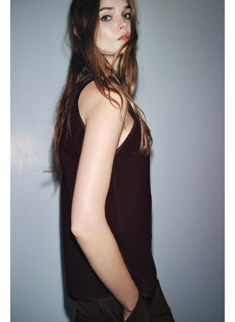 Мягкий топ без рукавов Мягкий топ без рукавов