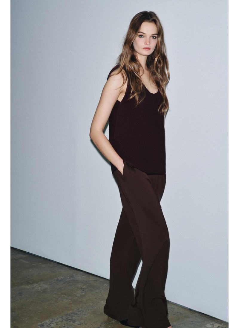 Мягкий топ без рукавов Мягкий топ без рукавов