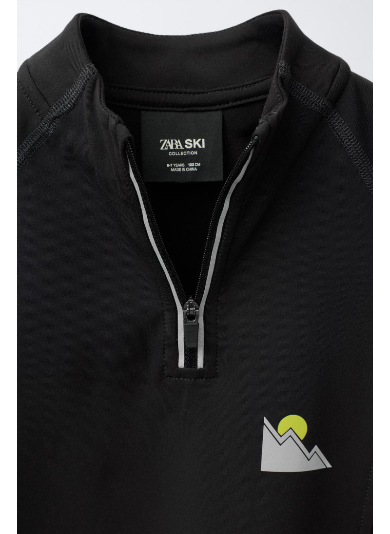 Футболка из коллекции лыжной одежды с термоэффектом Футболка из коллекции лыжной одежды с термоэффектом