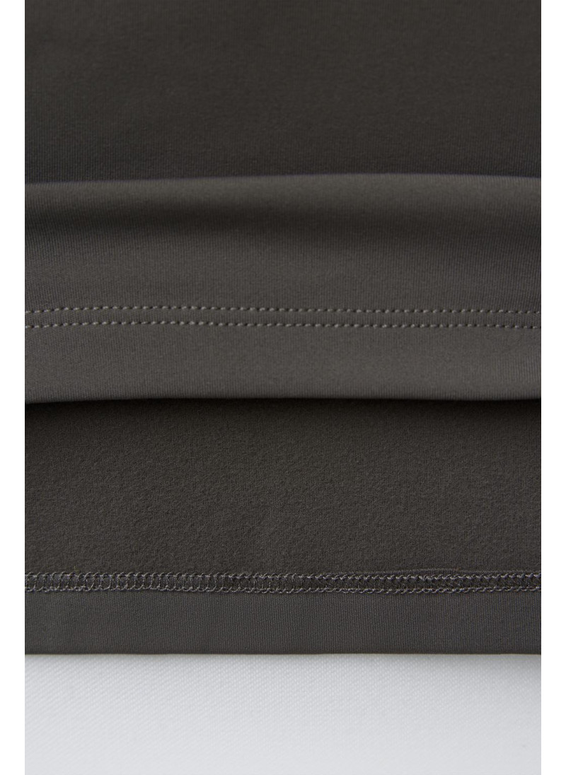 Футболка из коллекции лыжной одежды с термоэффектом Футболка из коллекции лыжной одежды с термоэффектом