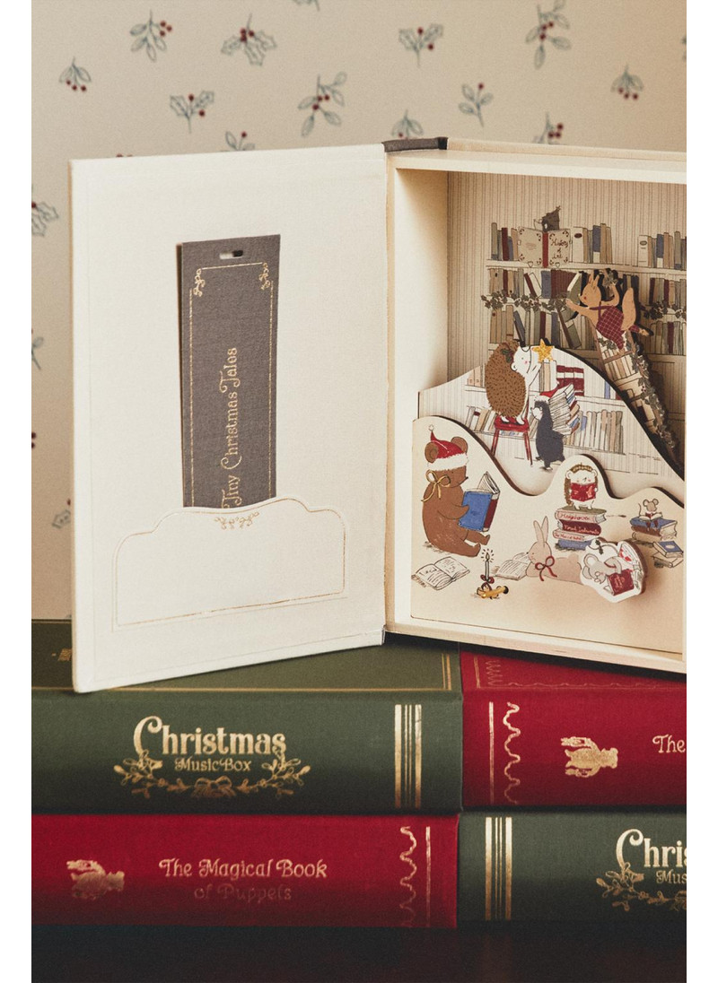 Рождественская музыкальная шкатулка с книжным шкафом Рождественская музыкальная шкатулка с книжным шкафом