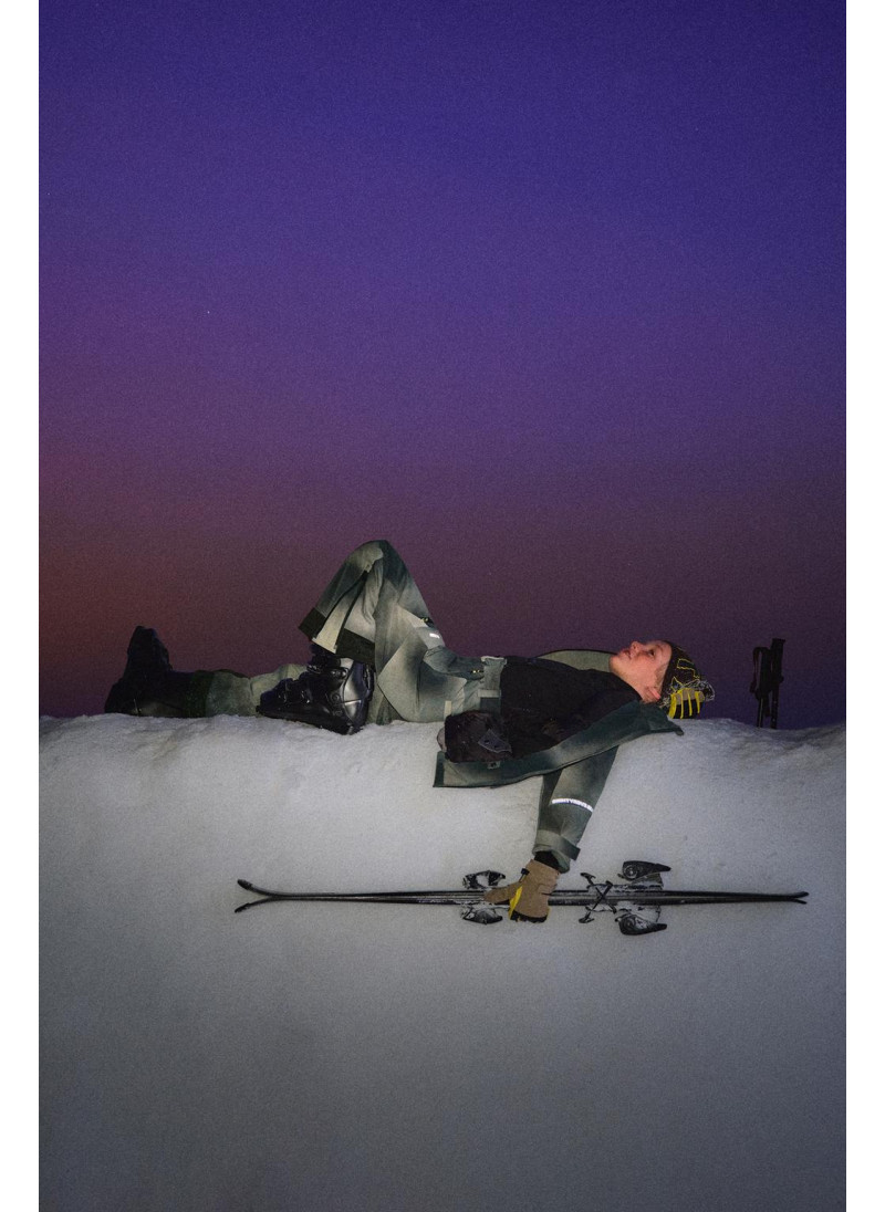 Ветрозащитные и водонепроницаемые брюки с бретелями из линейки горнолыжной коллекции recco® system Ветрозащитные и водонепроницаемые брюки с бретелями из линейки горнолыжной коллекции recco® system