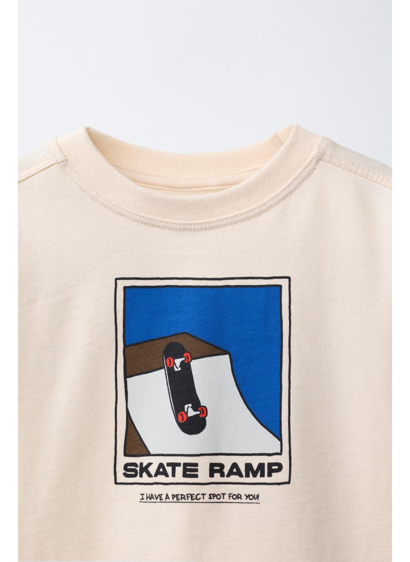 Футболка со скейтбордом Футболка со скейтбордом