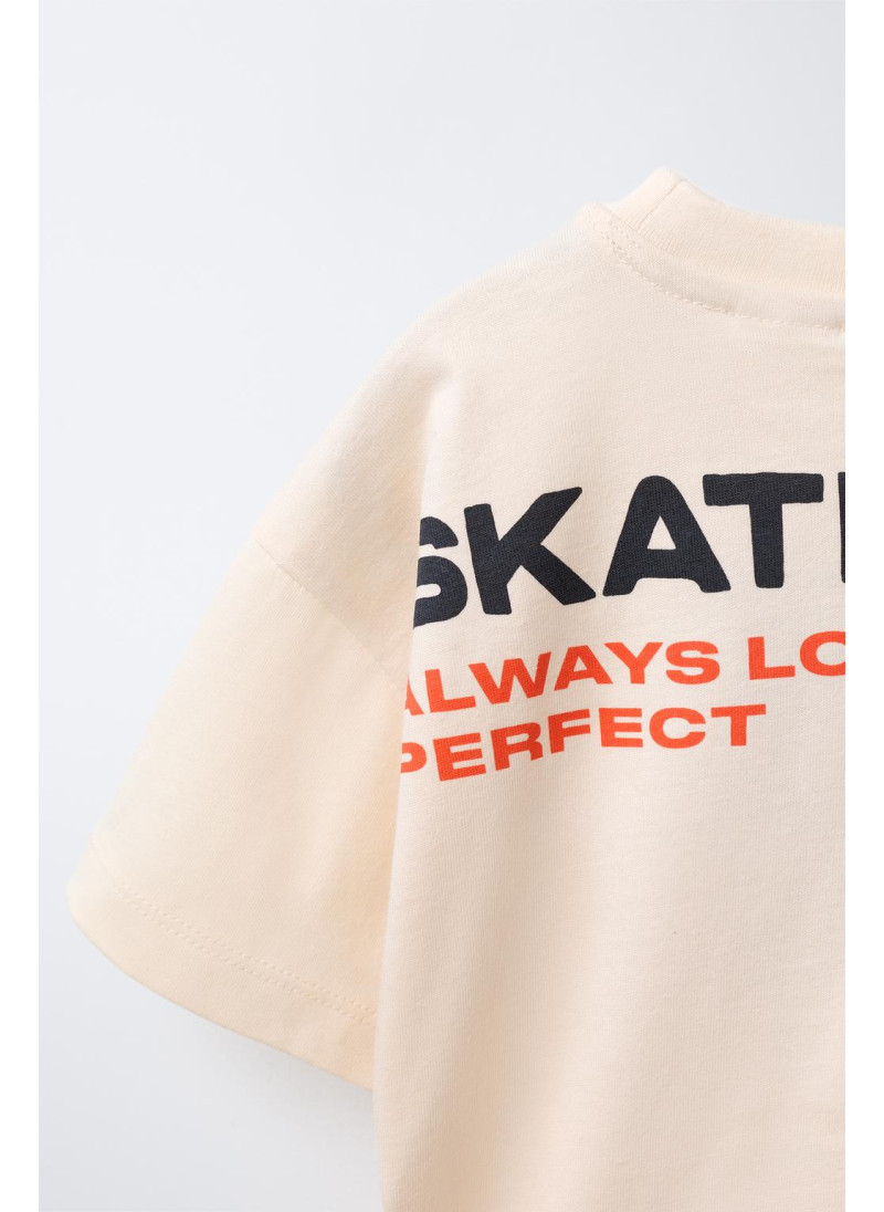 Футболка со скейтбордом Футболка со скейтбордом