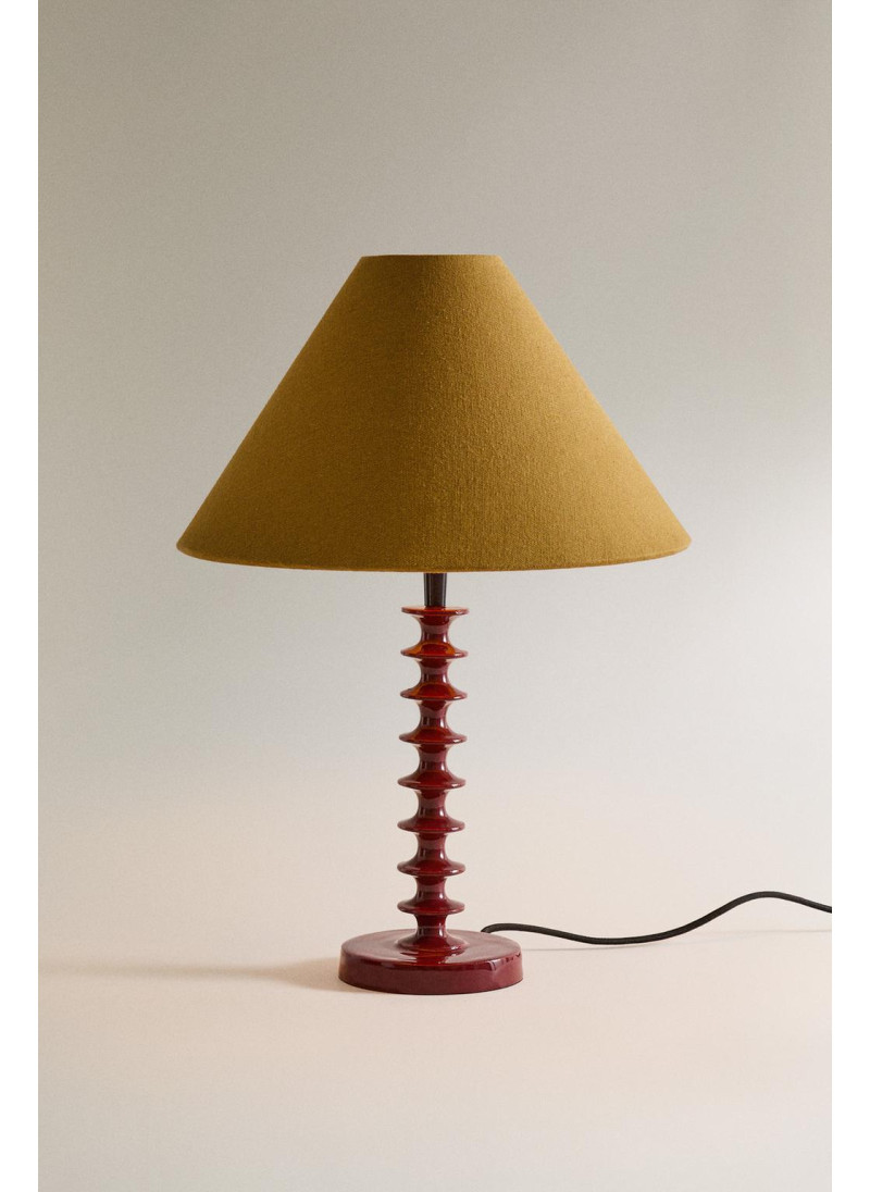 Металлическая настольная лампа Металлическая настольная лампа