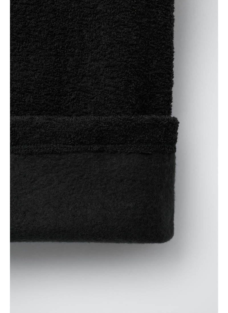 Костюм из свитшота и широких брюк с текстурой ярлыка Костюм из свитшота и широких брюк с текстурой ярлыка