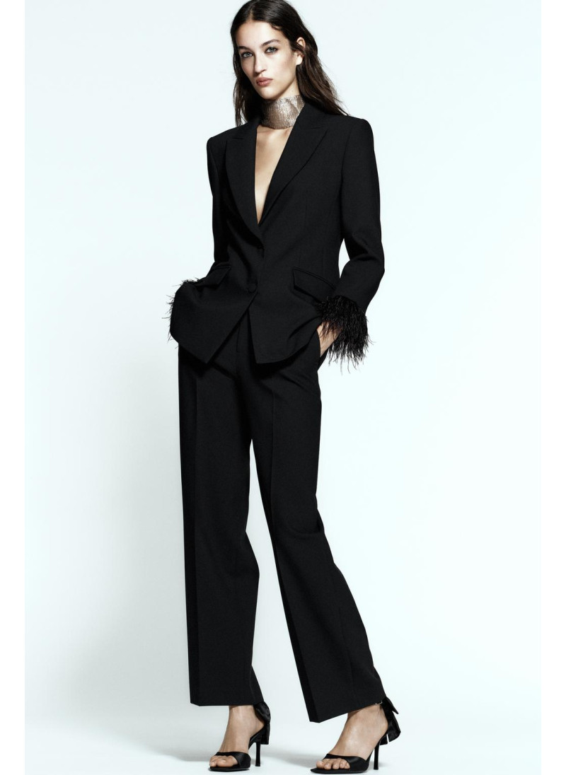 БРЮКИ ПРЯМОГО КРОЯ С ВЫСОКО...