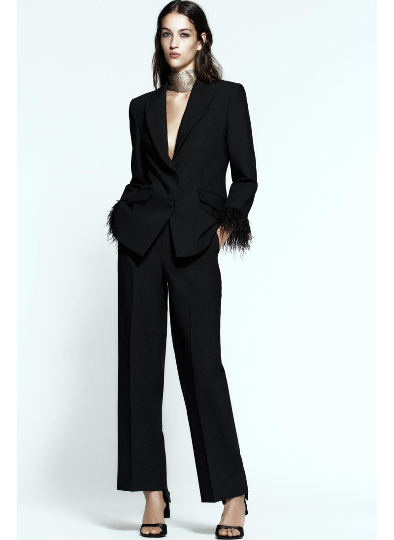 БЛЕЙЗЕР С ПЕРЬЯМИ