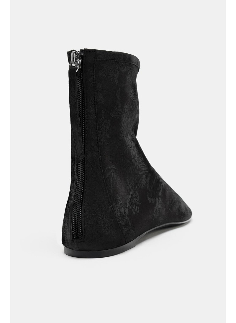 АТЛАСНЫЕ БОТИНКИ НА ПЛОСКОЙ ПОДОШВЕ АТЛАСНЫЕ БОТИНКИ НА ПЛОСКОЙ ПОДОШВЕ