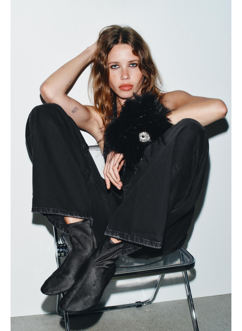 АТЛАСНЫЕ БОТИНКИ НА ПЛОСКО�...