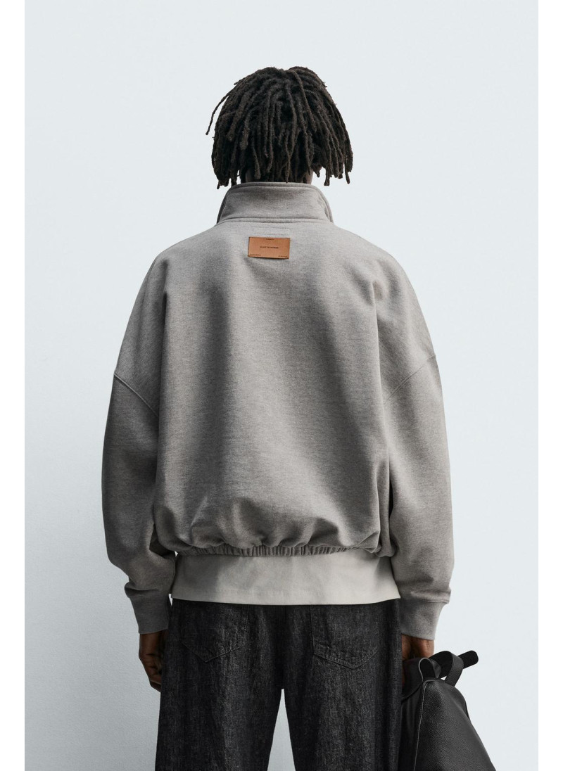 ТОЛСТОВКА-ПОЛО СВОБОДНОГО КРОЯ ТОЛСТОВКА-ПОЛО СВОБОДНОГО КРОЯ