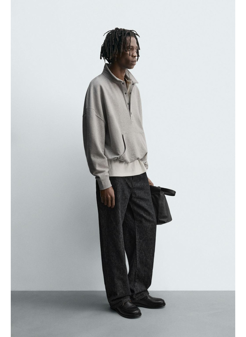 ТОЛСТОВКА-ПОЛО СВОБОДНОГО КРОЯ ТОЛСТОВКА-ПОЛО СВОБОДНОГО КРОЯ