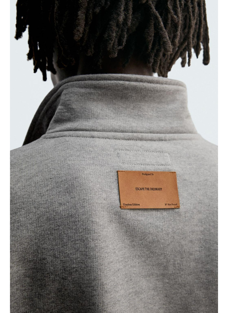 ТОЛСТОВКА-ПОЛО СВОБОДНОГО КРОЯ ТОЛСТОВКА-ПОЛО СВОБОДНОГО КРОЯ