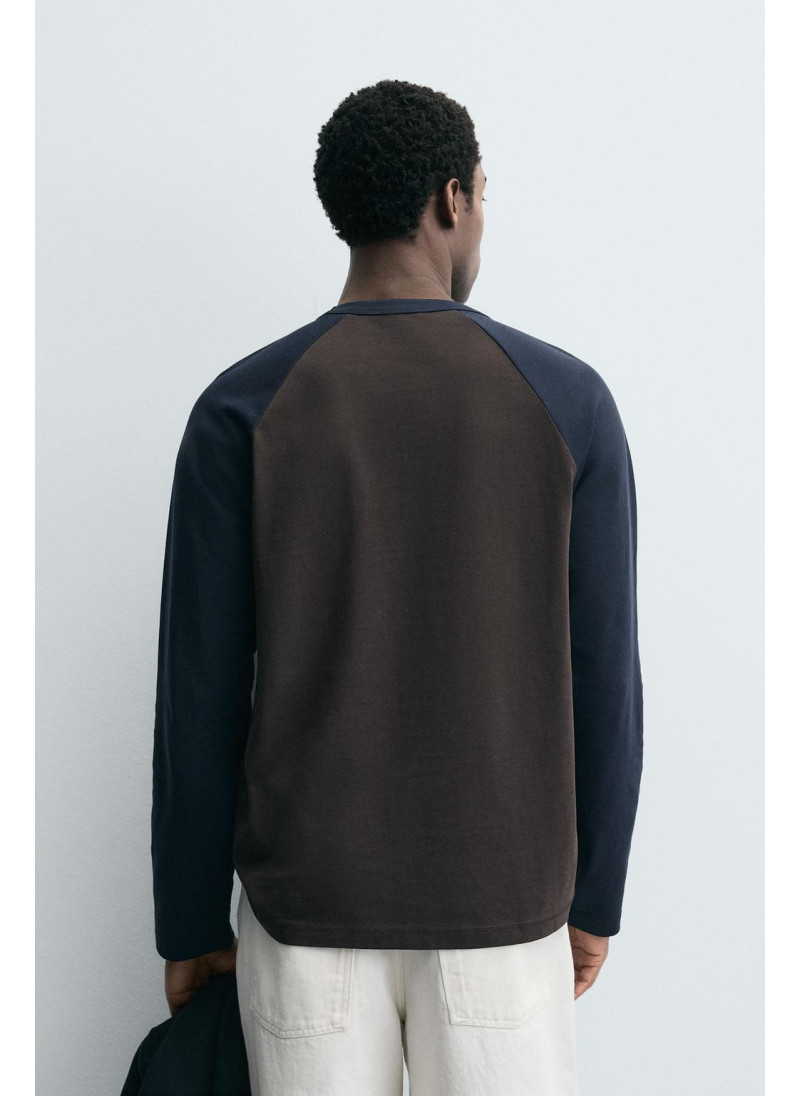 ФУТБОЛКА КОЛОР-БЛОК С РУКАВАМИ РЕГЛАН ФУТБОЛКА КОЛОР-БЛОК С РУКАВАМИ РЕГЛАН