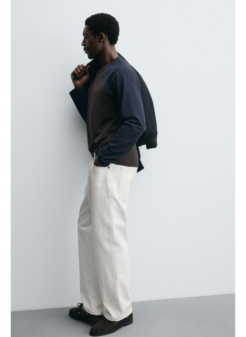 ФУТБОЛКА КОЛОР-БЛОК С РУКАВАМИ РЕГЛАН ФУТБОЛКА КОЛОР-БЛОК С РУКАВАМИ РЕГЛАН