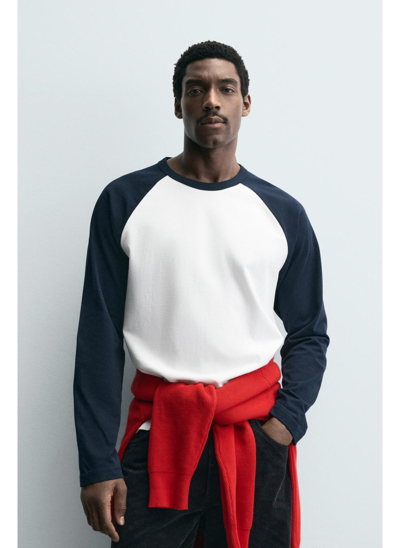 ФУТБОЛКА КОЛОР-БЛОК С РУКАВАМИ РЕГЛАН ФУТБОЛКА КОЛОР-БЛОК С РУКАВАМИ РЕГЛАН