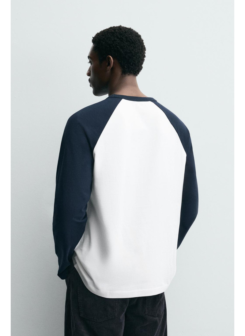 ФУТБОЛКА КОЛОР-БЛОК С РУКАВАМИ РЕГЛАН ФУТБОЛКА КОЛОР-БЛОК С РУКАВАМИ РЕГЛАН