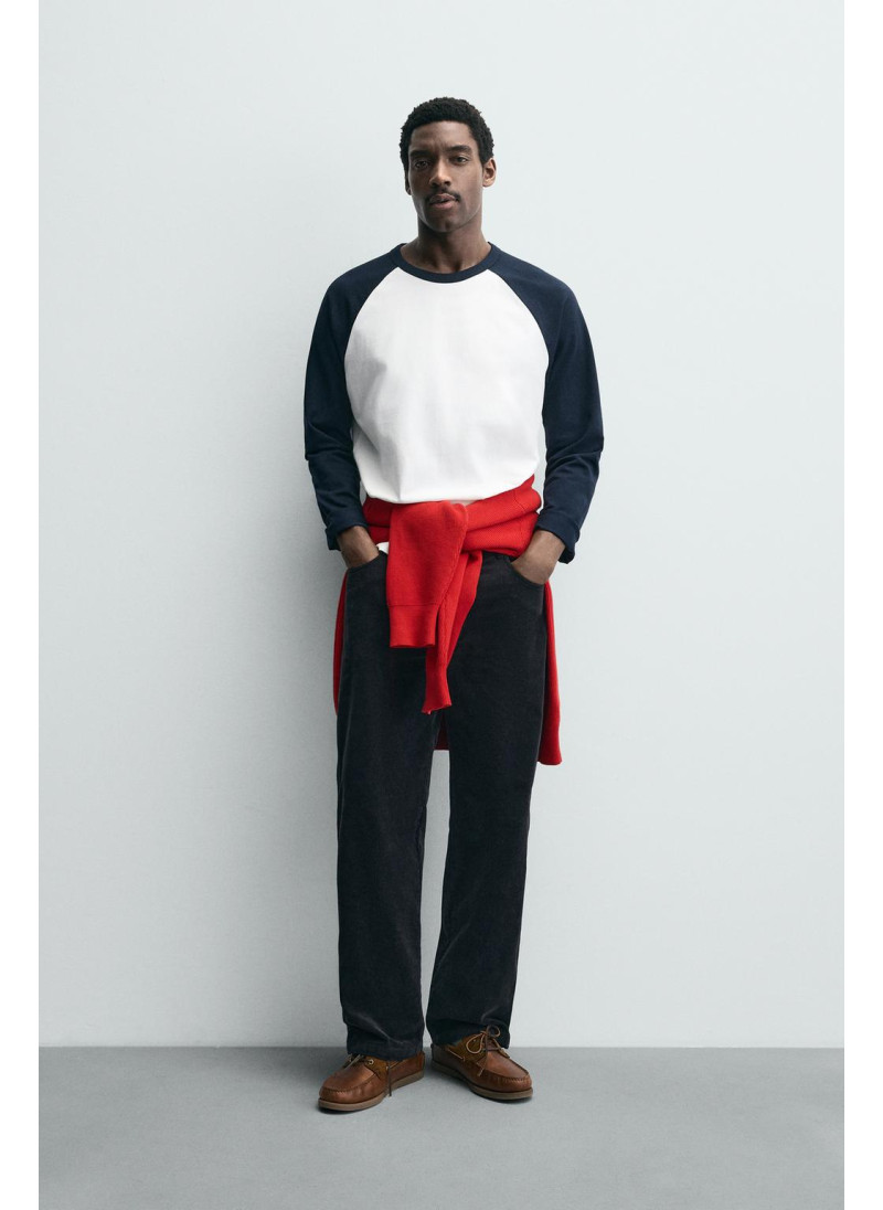 ФУТБОЛКА КОЛОР-БЛОК С РУКАВАМИ РЕГЛАН ФУТБОЛКА КОЛОР-БЛОК С РУКАВАМИ РЕГЛАН