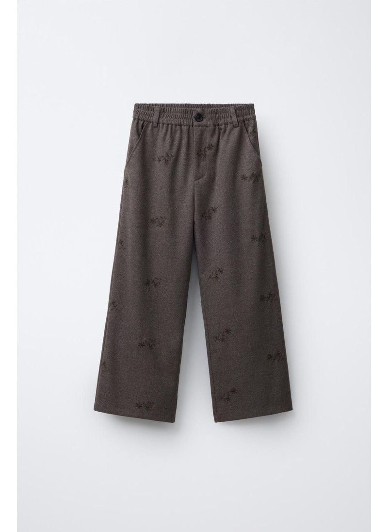 МЯГКИЕ БРЮКИ BARREL С ВЫШИВКОЙ ЦВЕТОВ МЯГКИЕ БРЮКИ BARREL С ВЫШИВКОЙ ЦВЕТОВ