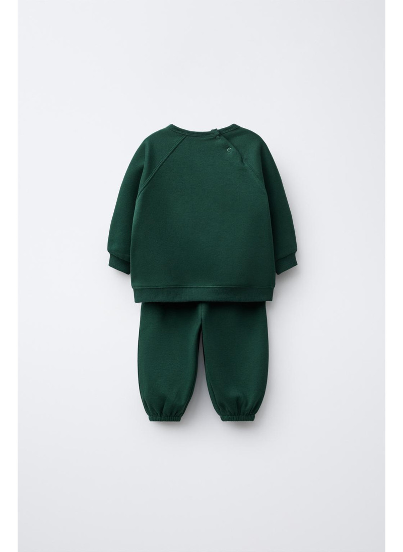 КОМПЛЕКТ ИЗ ТОЛСТОВКИ С МАХРОВОЙ АППЛИКАЦИЕЙ И БРЮК-ДЖОГГЕРОВ КОМПЛЕКТ ИЗ ТОЛСТОВКИ С МАХРОВОЙ АППЛИКАЦИЕЙ И БРЮК-ДЖОГГЕРОВ