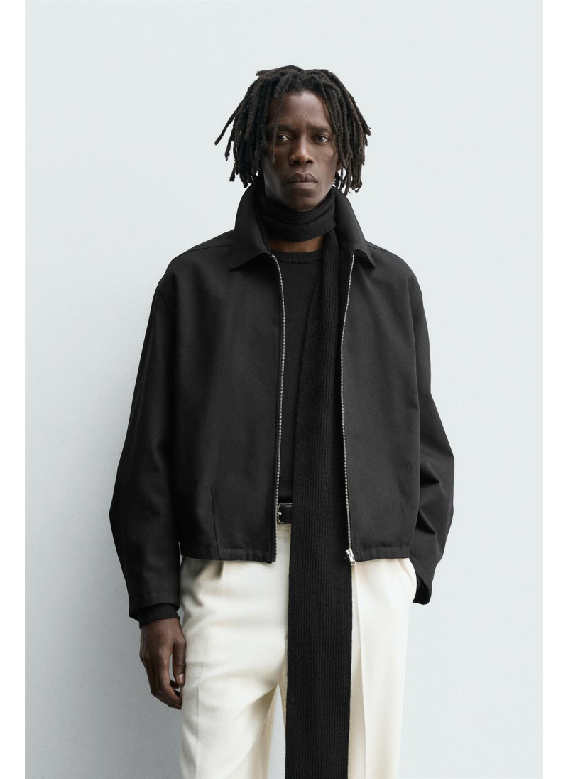 КУРТКА ИЗ РЕЛЬЕФНОЙ ТКАНИ С МОЛНИЕЙ КУРТКА ИЗ РЕЛЬЕФНОЙ ТКАНИ С МОЛНИЕЙ