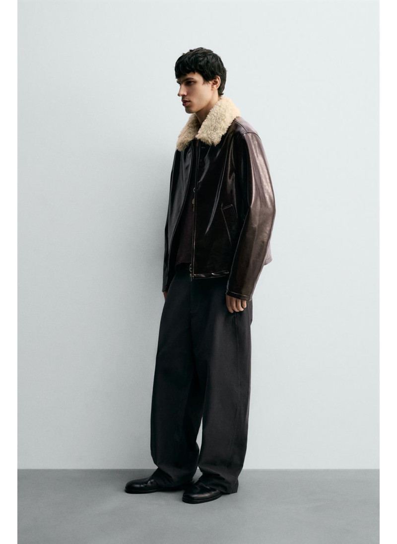 КУРТКА ИЗ ВИНИЛА С КОМБИНИРОВАННОЙ ОТДЕЛКОЙ КУРТКА ИЗ ВИНИЛА С КОМБИНИРОВАННОЙ ОТДЕЛКОЙ