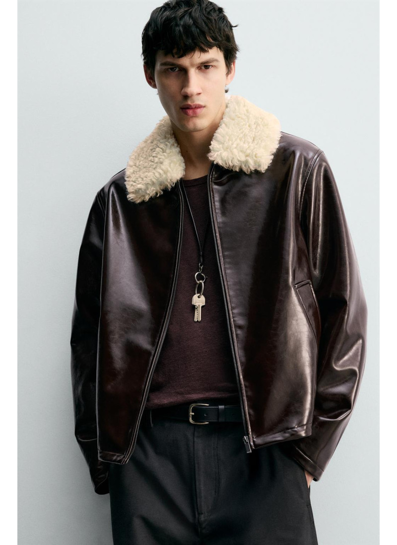 КУРТКА ИЗ ВИНИЛА С КОМБИНИРОВАННОЙ ОТДЕЛКОЙ КУРТКА ИЗ ВИНИЛА С КОМБИНИРОВАННОЙ ОТДЕЛКОЙ