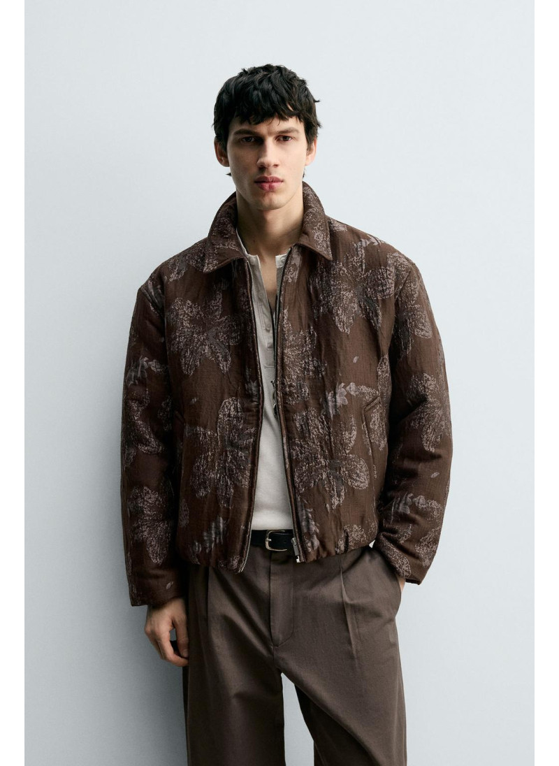 ЖАККАРДОВАЯ КУРТКА С ЦВЕТОЧНЫМ УЗОРОМ ЖАККАРДОВАЯ КУРТКА С ЦВЕТОЧНЫМ УЗОРОМ