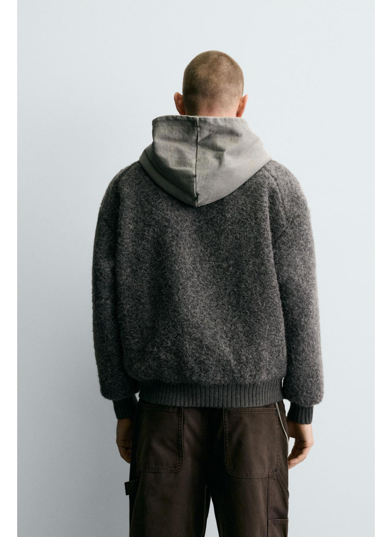 КАРДИГАН ИЗ РЕЛЬЕФНОЙ ТКАНИ С КАРМАНАМИ КАРДИГАН ИЗ РЕЛЬЕФНОЙ ТКАНИ С КАРМАНАМИ