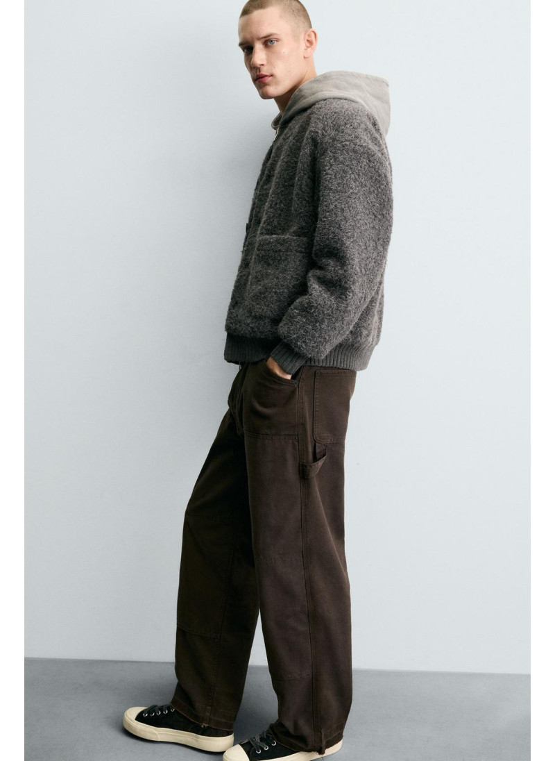 КАРДИГАН ИЗ РЕЛЬЕФНОЙ ТКАНИ С КАРМАНАМИ КАРДИГАН ИЗ РЕЛЬЕФНОЙ ТКАНИ С КАРМАНАМИ