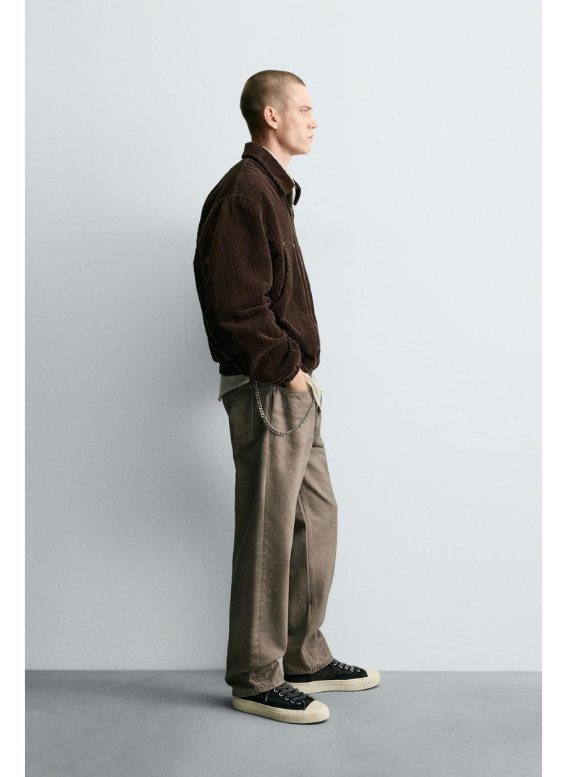 УКОРОЧЕННАЯ СТЕГАНАЯ КУРТКА ИЗ ВЕЛЬВЕТА УКОРОЧЕННАЯ СТЕГАНАЯ КУРТКА ИЗ ВЕЛЬВЕТА