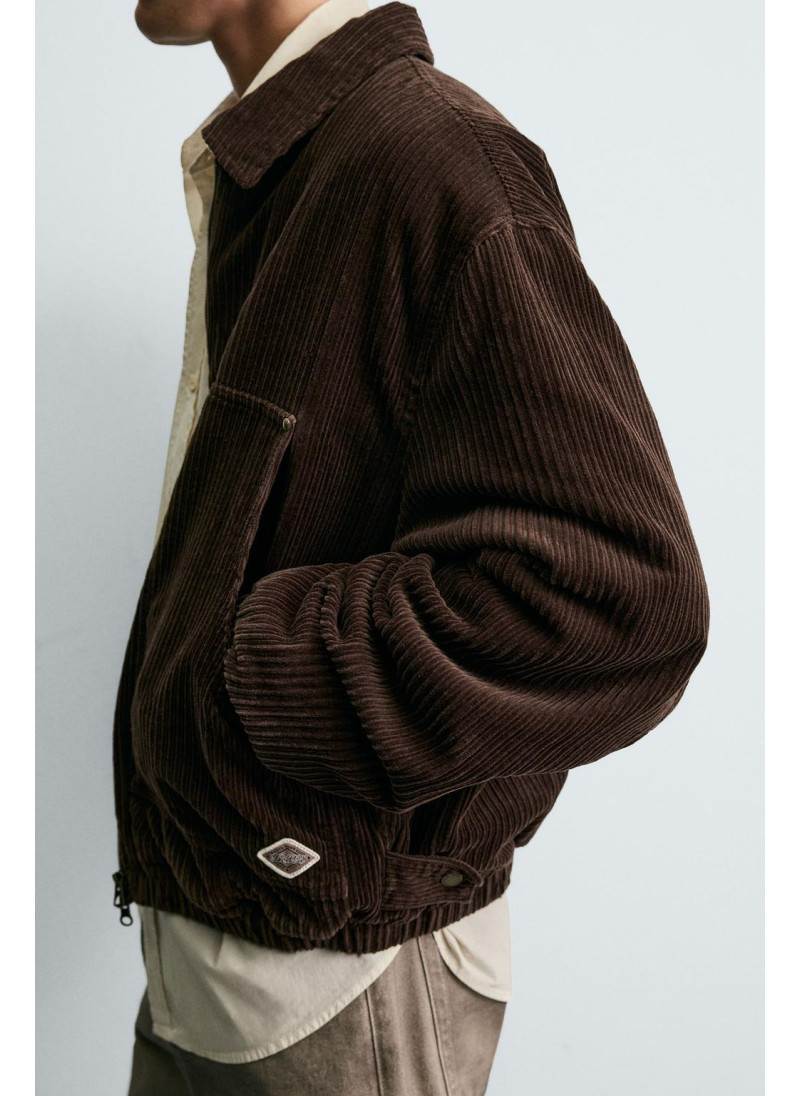 УКОРОЧЕННАЯ СТЕГАНАЯ КУРТКА ИЗ ВЕЛЬВЕТА УКОРОЧЕННАЯ СТЕГАНАЯ КУРТКА ИЗ ВЕЛЬВЕТА