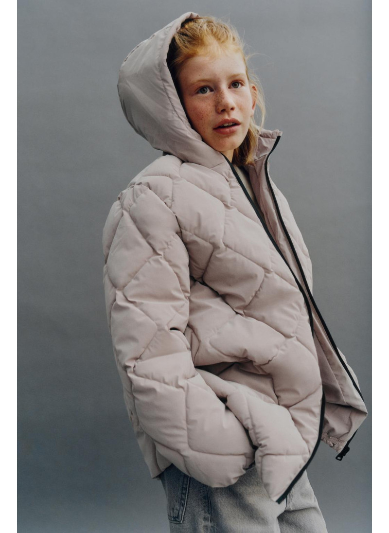 ДЛИННОЕ СТЕГАНОЕ ПАЛЬТО С РЕЗИНОВЫМ ПОКРЫТИЕМ ДЛИННОЕ СТЕГАНОЕ ПАЛЬТО С РЕЗИНОВЫМ ПОКРЫТИЕМ