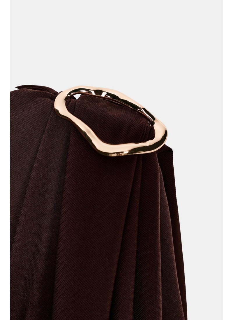 БОДИ С БРОШЬЮ ИЗ СТРУЯЩЕЙСЯ ТКАНИ БОДИ С БРОШЬЮ ИЗ СТРУЯЩЕЙСЯ ТКАНИ