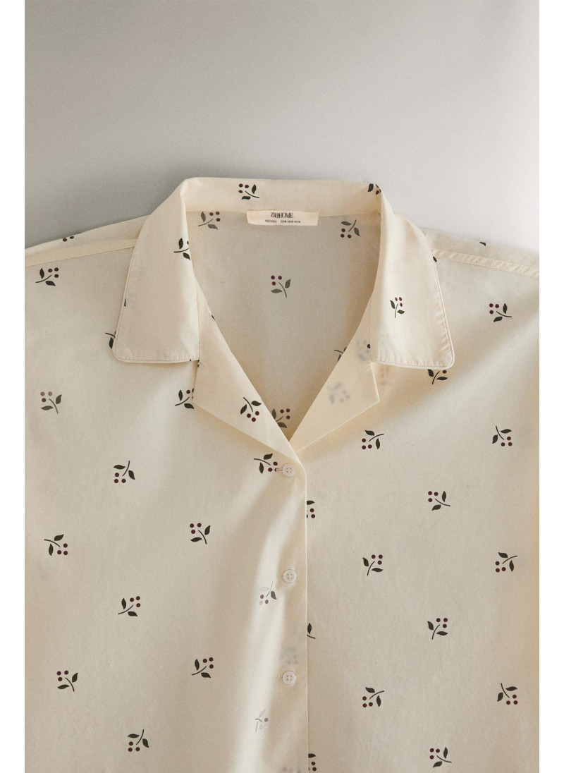 Рубашка с рождественским принтом листа Рубашка с рождественским принтом листа