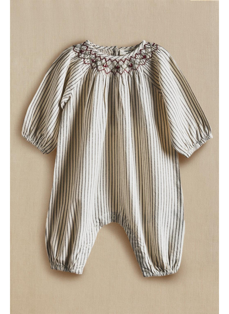 Ползунки для младенцев с рождественскими полосками и складками Ползунки для младенцев с рождественскими полосками и складками