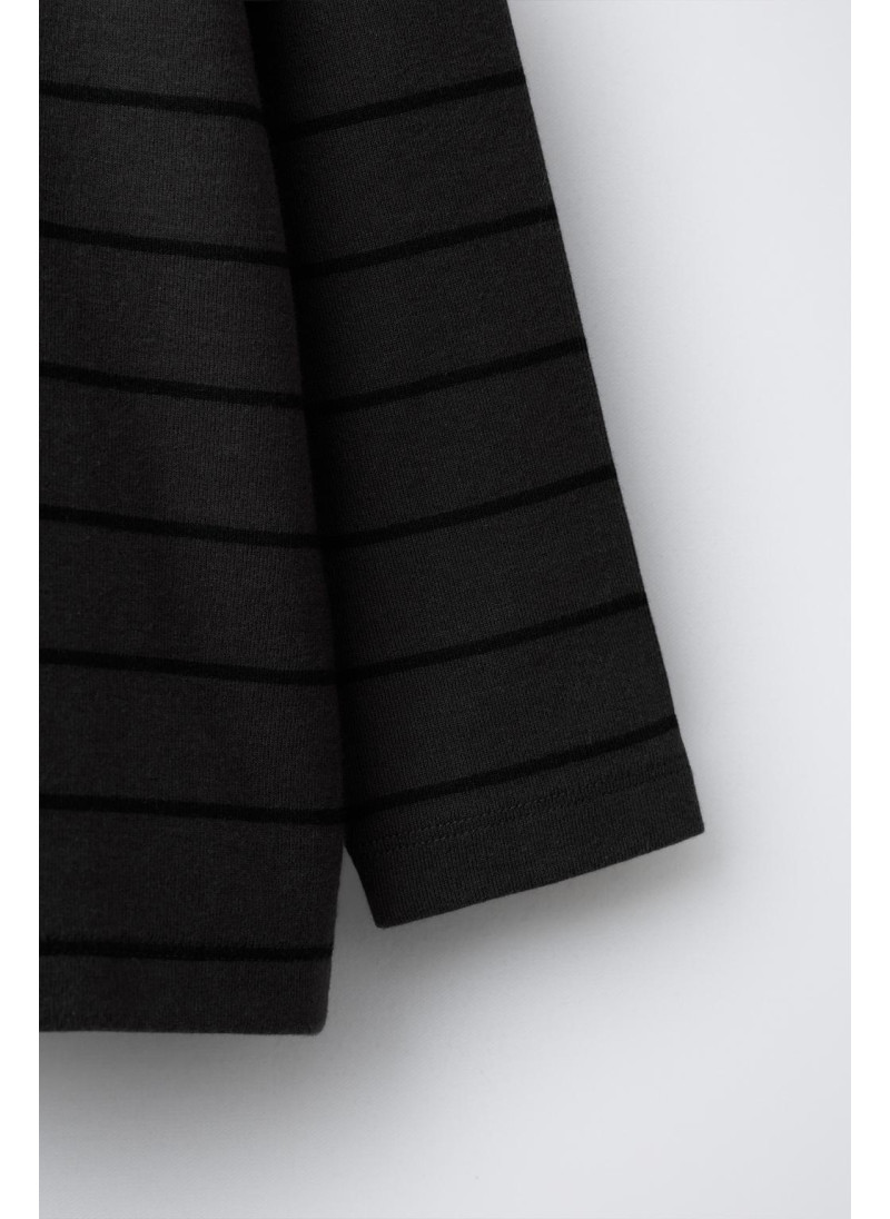 Полосатая свитшот с отложным воротником Полосатая свитшот с отложным воротником